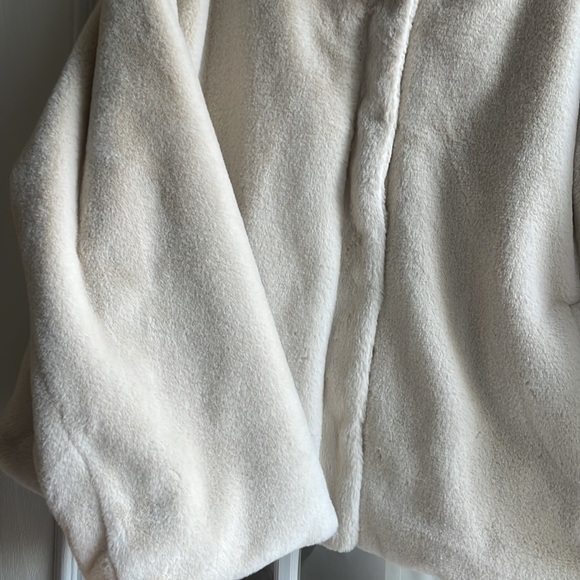 VICI Faux Fur Jacket Shacket - Picture 6 of 9